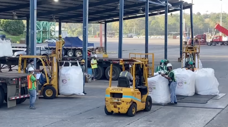 JAPDEVA y Coca-Cola FEMSA se alían para importar material sostenible para producir envases