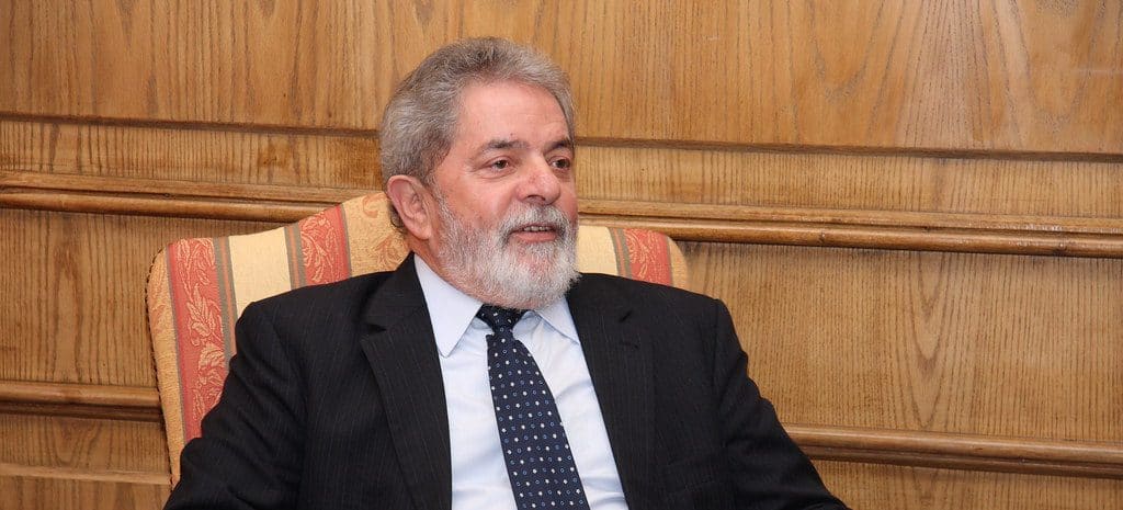 Imagen principal del artículo: Lula llama "estúpido" a Bolsonaro por indultar a diputado que amenazó a jueces del Supremo