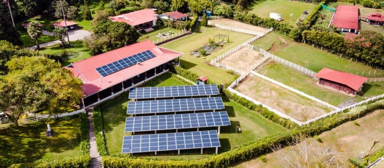 Defensoría se opone a propuesta para paneles solares de Aresep