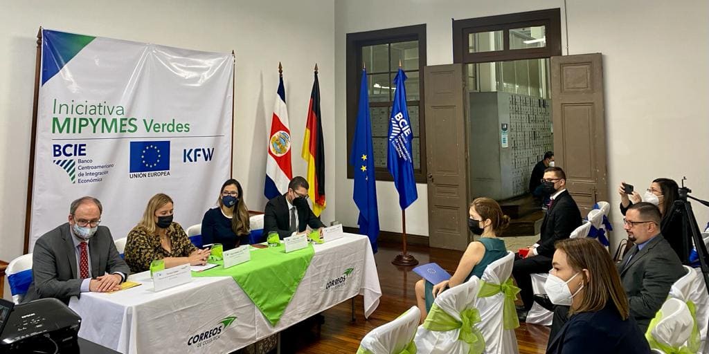 Imagen principal del artículo: Correos de Costa Rica trabajará con energía limpia y cambiarán su flotilla por 100 vehículos eléctricos