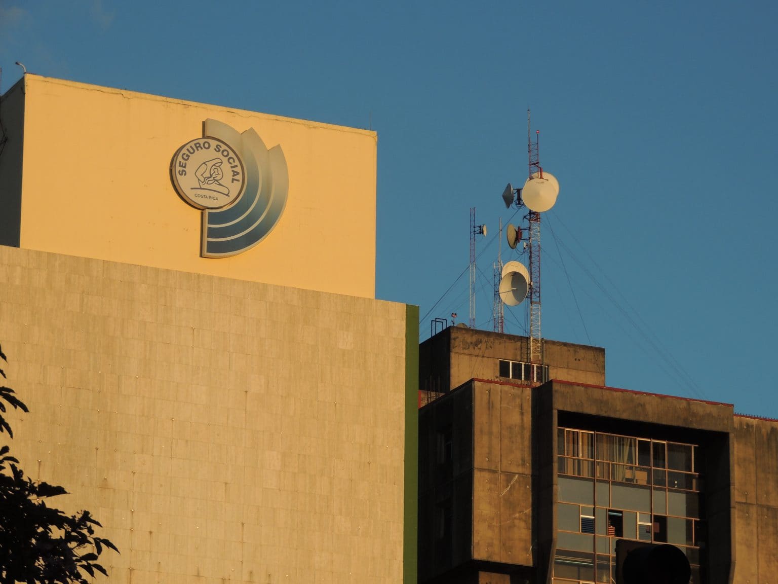 Imagen principal del artículo: 7 de cada 10 citas de Ebáis en áreas de salud urbanas se darán por teléfono o Internet