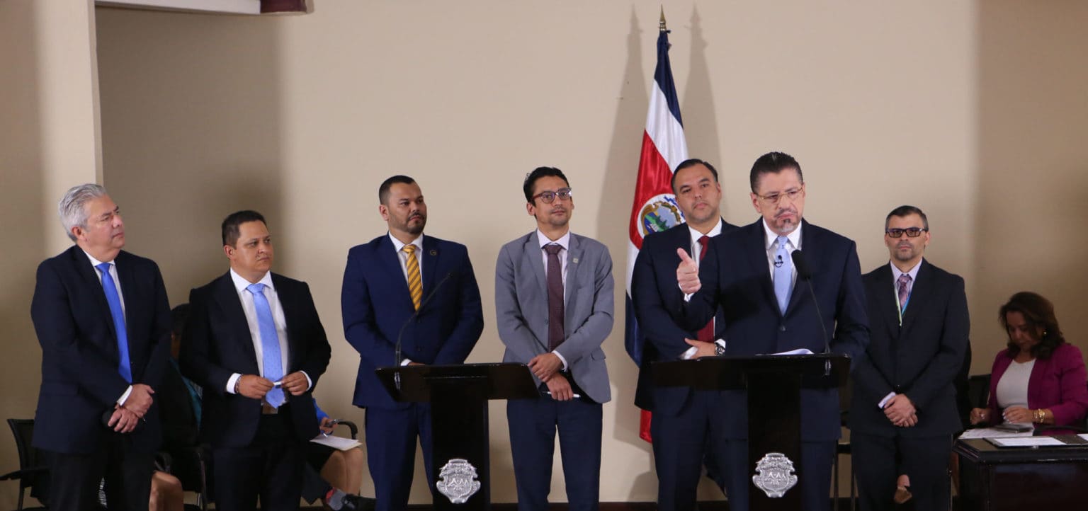 Imagen principal del artículo: Cámaras de telecomunicaciones destacan avance importante pero insuficiente en materia de 5G