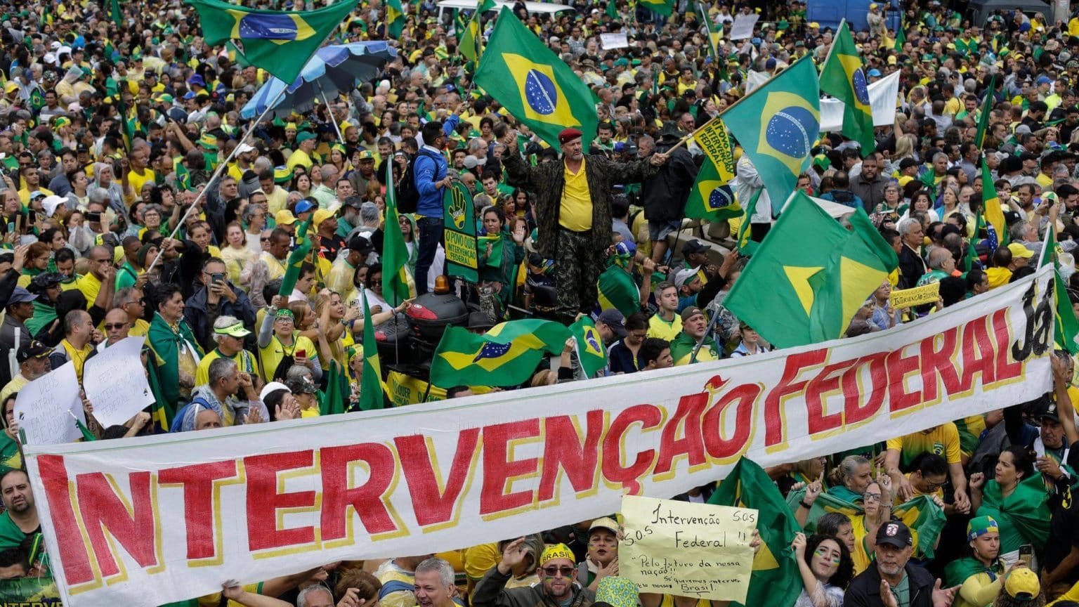 Imagen principal del artículo: Se intensifican las protestas en Brasil tras la derrota de Bolsonaro 