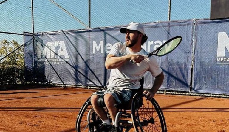 Paratenista tico José Pablo Gil se corona campeón de dobles y subcampeón individual en Turquía