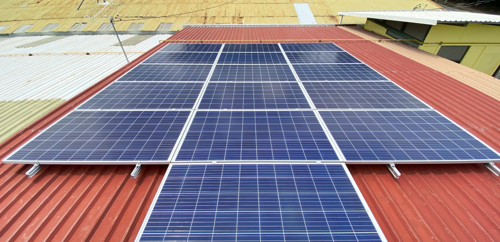 Imagen principal del artículo: Defensoría monitorea metodologías de Aresep que fijan tarifas por energía solar