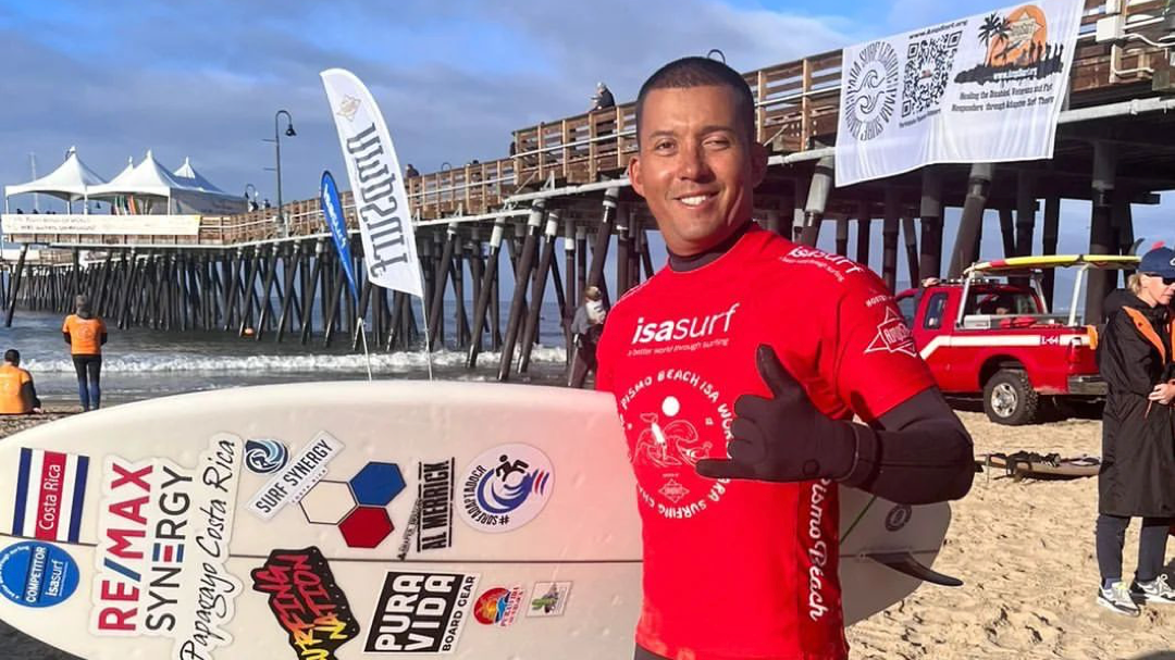 Imagen principal del artículo: Parasurfista tico Roy Calderón se corona como subcampeón en mundial de surf adaptado