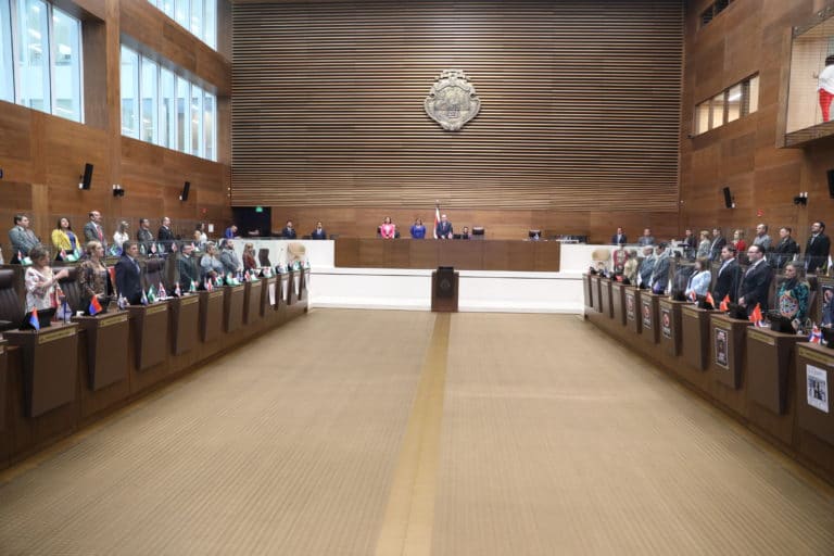 Reforma constitucional para permitir voto electrónico de congresistas se tambalea