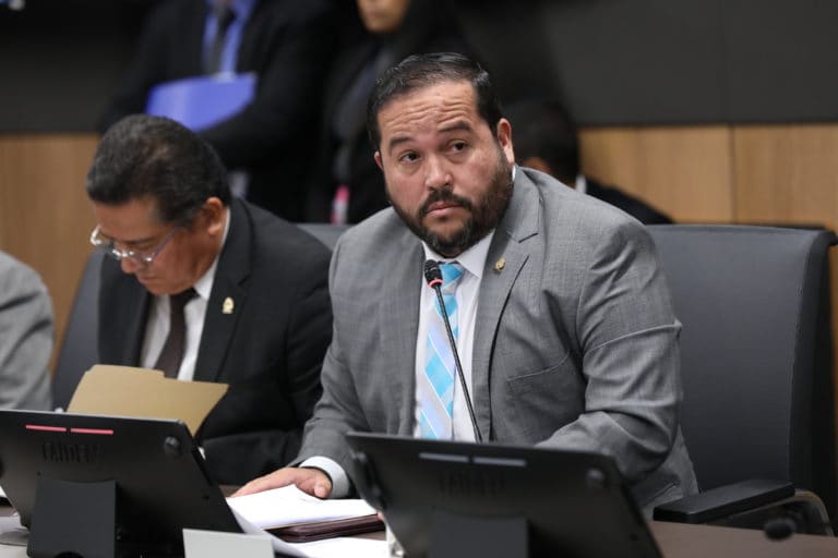 Diputado del PLN propone nueva condonación para marchamos vencidos