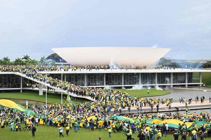 Cerca de 1500 personas pro-Bolsonaro detenidas en Brasil tras disturbios