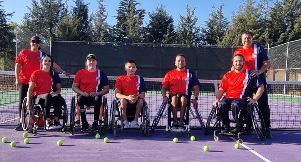 Imagen principal del artículo: Costa Rica obtiene histórico segundo lugar continental en el Premundial de Tenis en Silla de Ruedas 2023
