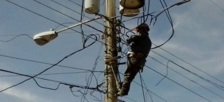 Fuertes vientos en el país afectan a empresas que brindan fluido eléctrico
