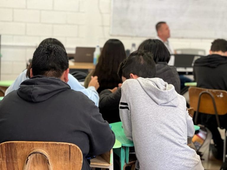 Ley para excluir becas estudiantiles pasa el primer debate en votación 32 vs. 11