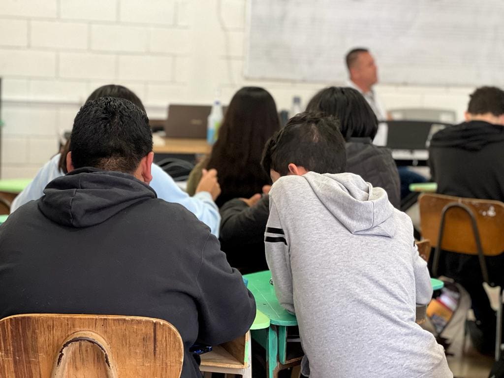 Imagen principal del artículo: Ley para excluir becas estudiantiles pasa el primer debate en votación 32 vs. 11