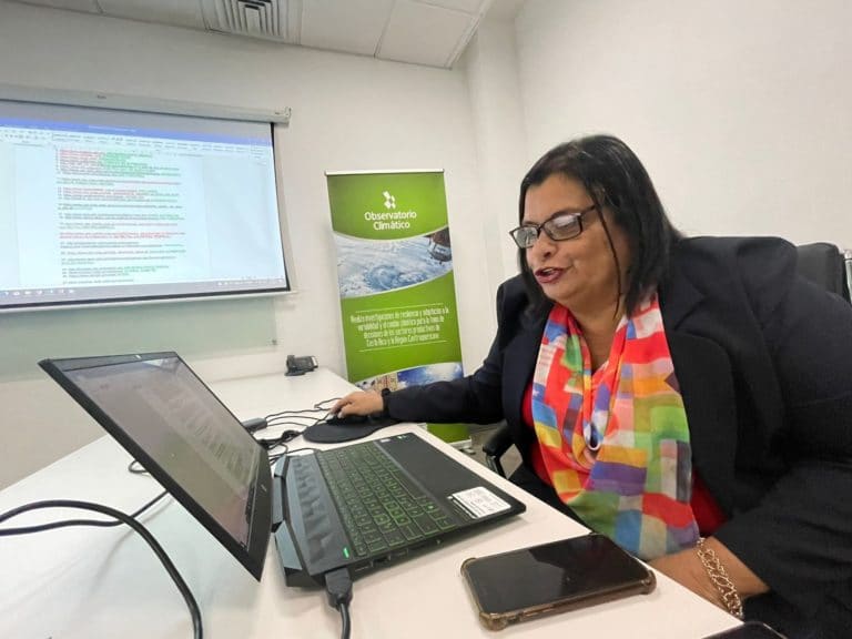 Marta Montero, la profesional del clima que le informa directo al celular