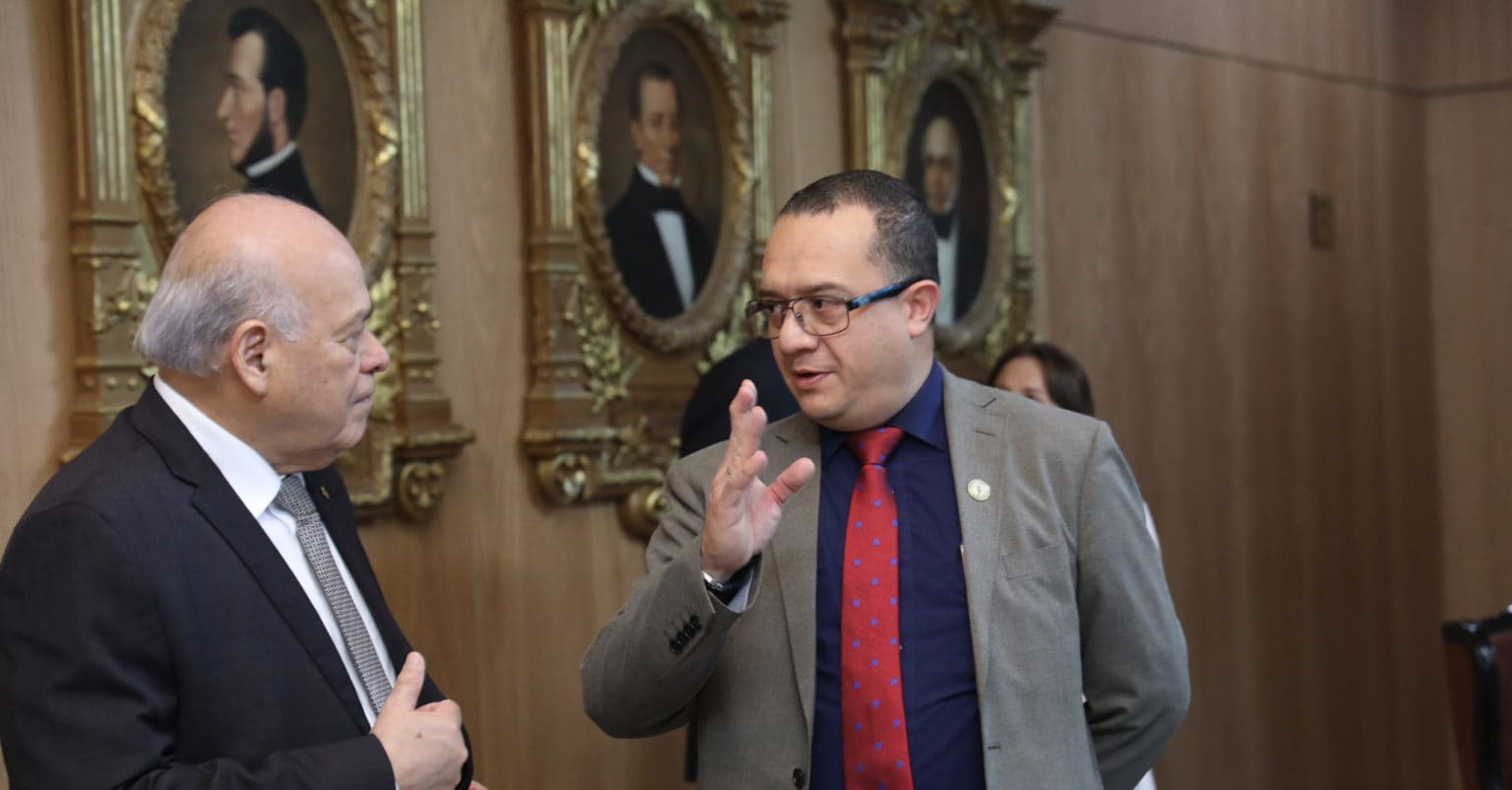 Imagen principal del artículo: Corte rectifica: Campos seguirá al frente de Justicia y Paz