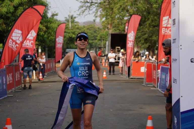 Álvaro Campos y Raquel Solís destacan en primera fecha de la Serie de Triatlón Costa Rica.