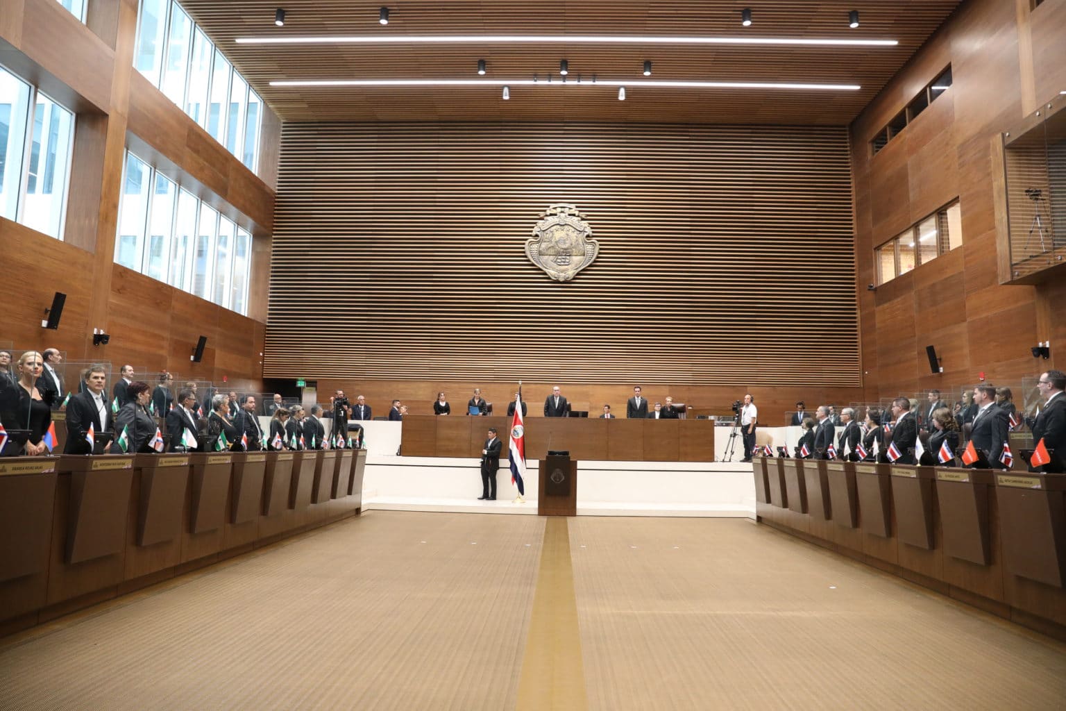 Imagen principal del artículo: Congresistas reaccionan a fallo de la Sala IV sobre jornadas 4x3