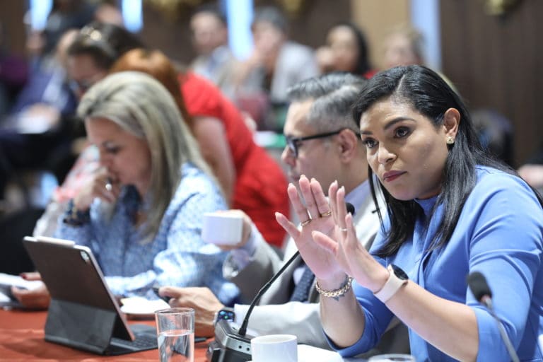 Reportaje "La sed por 5G" encendió la Asamblea Legislativa