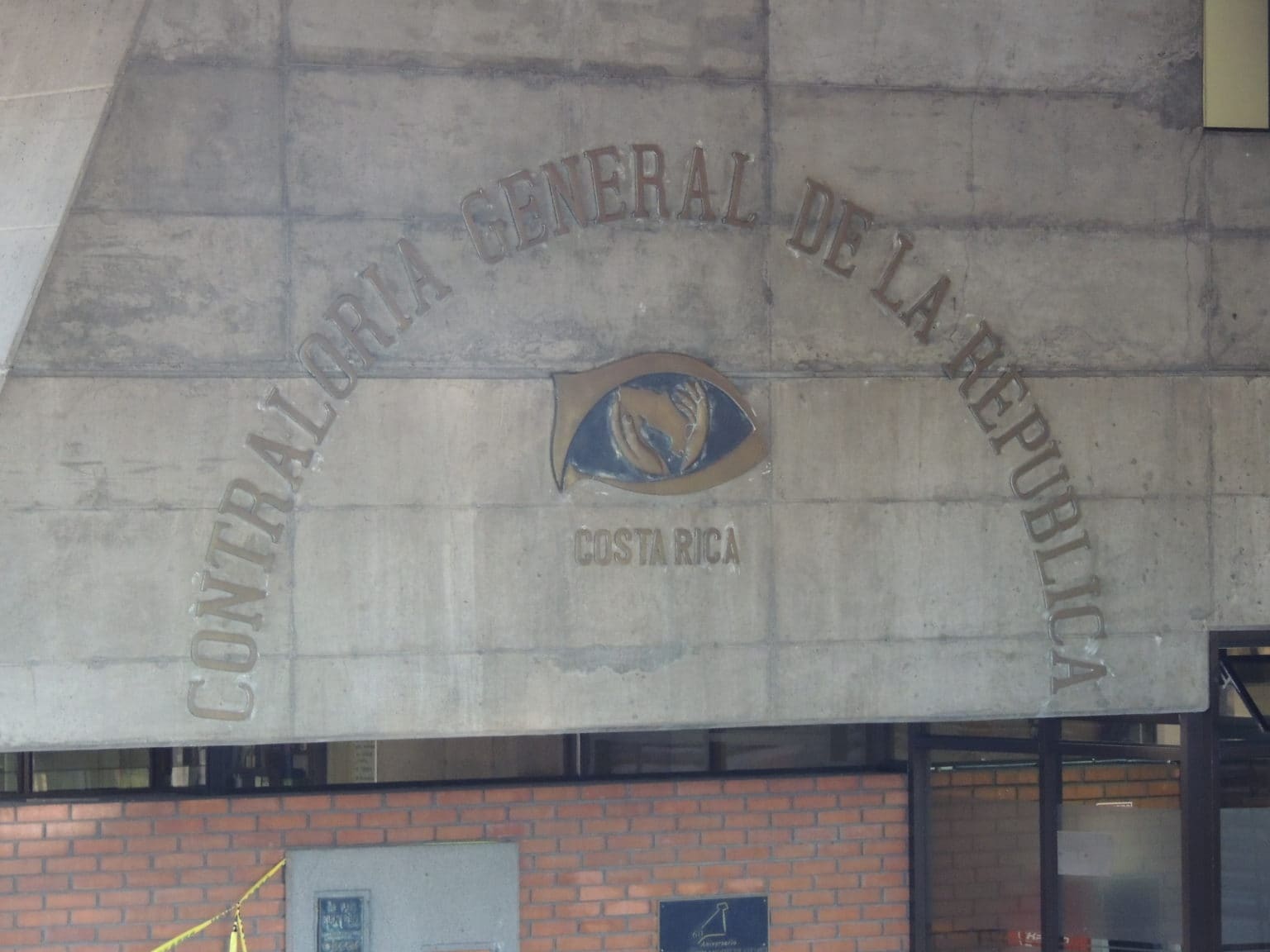 Imagen principal del artículo: CGR advierte graves deficiencias en la planificación y distribución de médicos especialistas