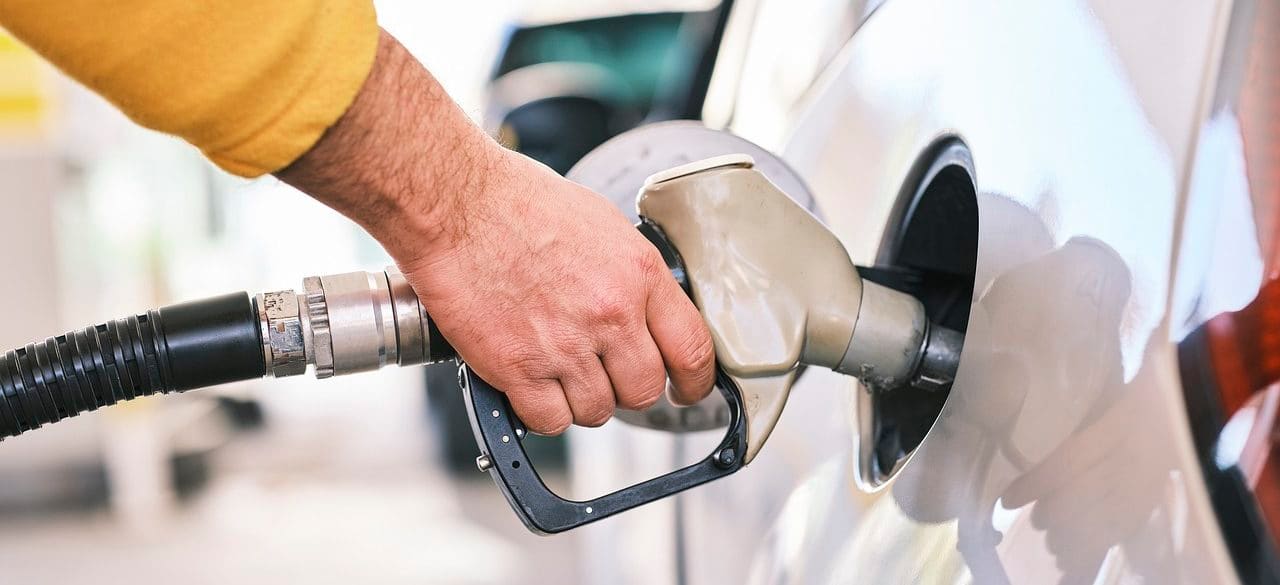 Imagen principal del artículo: Aresep anuncia rebaja en diésel y en gasolinas súper y regular