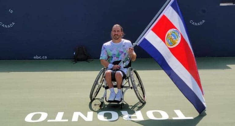 Paratenista tico José Pablo Gil se corona campeón de dobles y sencillos en Canadá