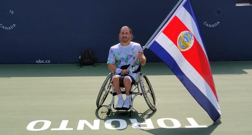 Imagen principal del artículo: Paratenista tico José Pablo Gil se corona campeón de dobles y sencillos en Canadá