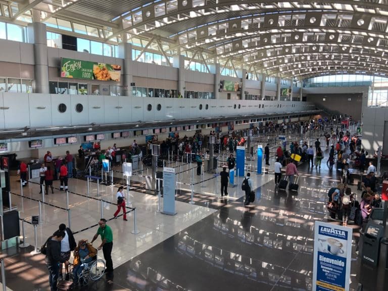 Llegada de turistas por vía aérea creció 7,8% en el primer semestre