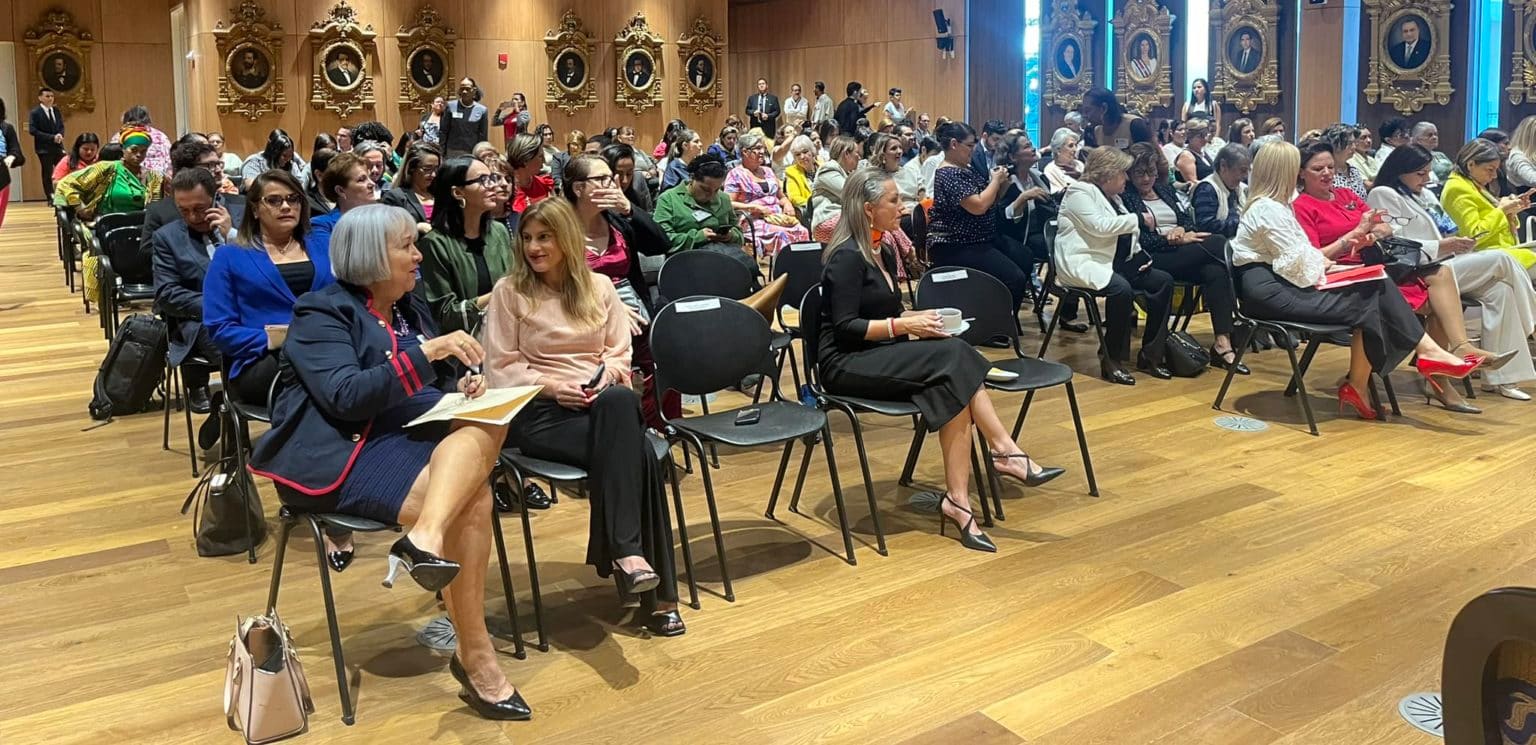 Imagen principal del artículo: Foro abordó desafíos en torno a la violencia política contra las mujeres en Costa Rica