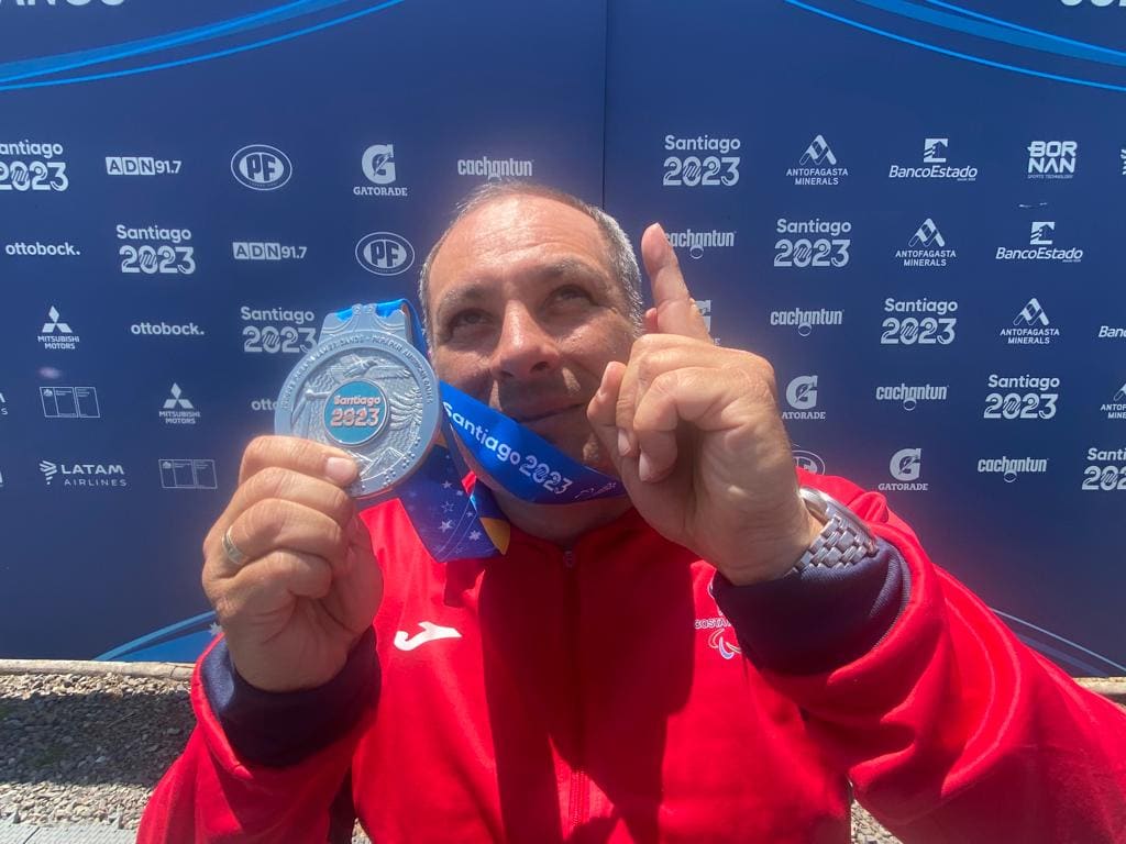 Imagen principal del artículo: Nueve años después de su accidente, tico Diego Quesada gana plata en los Parapanamericanos 2023