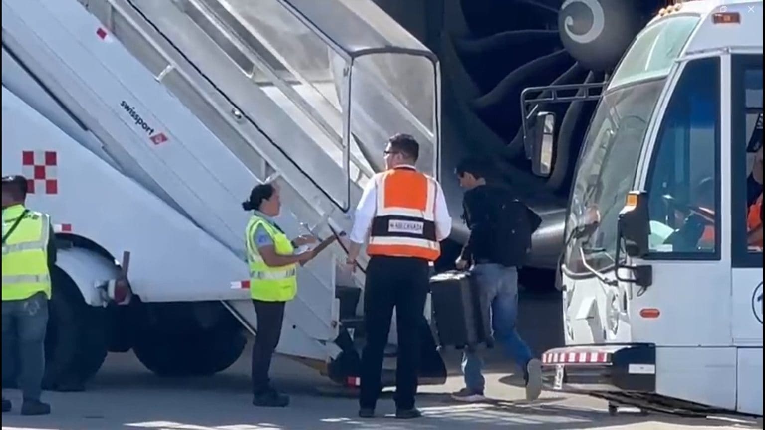 Imagen principal del artículo: Abogado de Amador asegura que exjerarca no huyó del país y que están a disposición de la Fiscalía