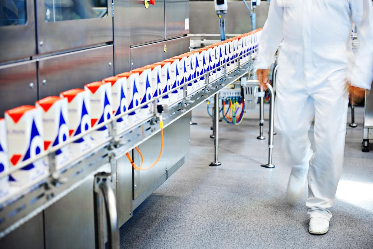 Imagen principal del artículo: Soluciones de Tetra Pak permiten hasta un 95% de ahorro en consumo de agua en aplicaciones de su línea de producción