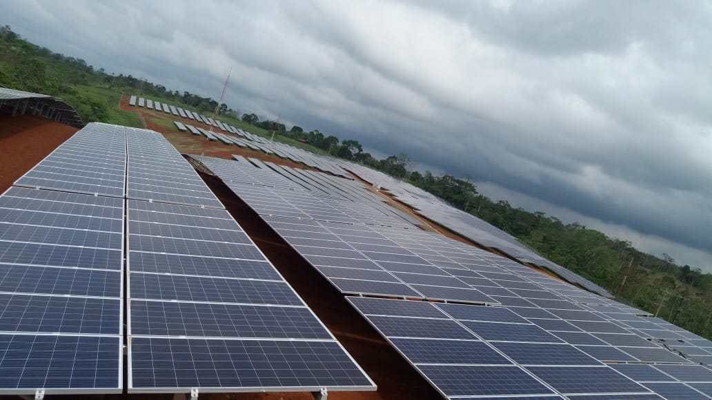 Imagen principal del artículo: Aresep propone cambios para incentivar el uso de energía solar