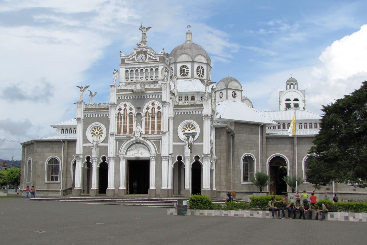 Imagen principal del artículo: Detienen a sospechoso de dañar la basílica de Los Ángeles
