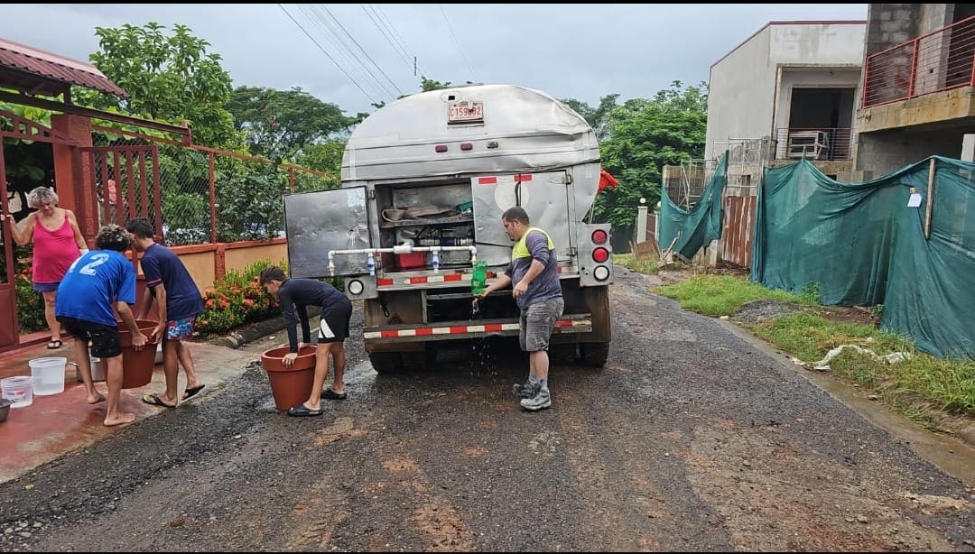 Imagen principal del artículo: Aresep investiga derrame de fungicida en Puntarenas