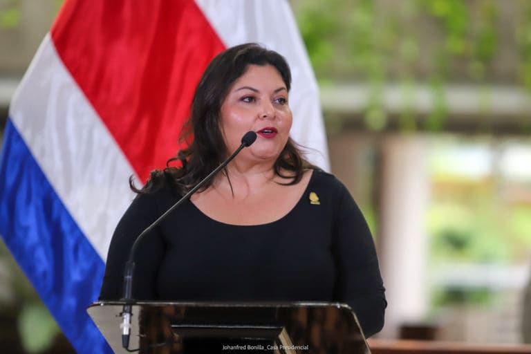 Inamu moderniza sus servicios con "Ela": una aplicación móvil de apoyo e información para mujeres