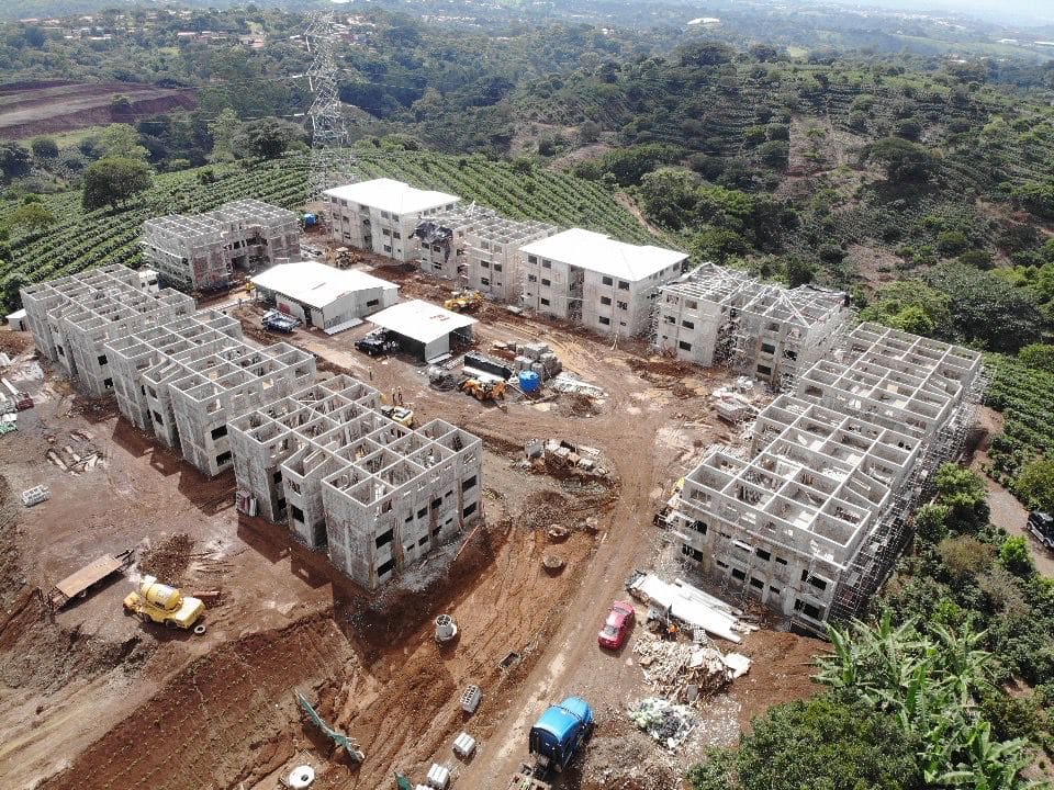 Imagen principal del artículo: Banhvi invierte más de 57 mil millones en proyectos habitacionales para familias en situación de vulnerabilidad