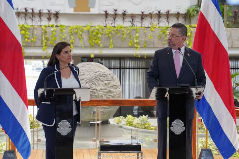 Gobierno designa a Marta Esquivel como nueva jerarca del Mideplán