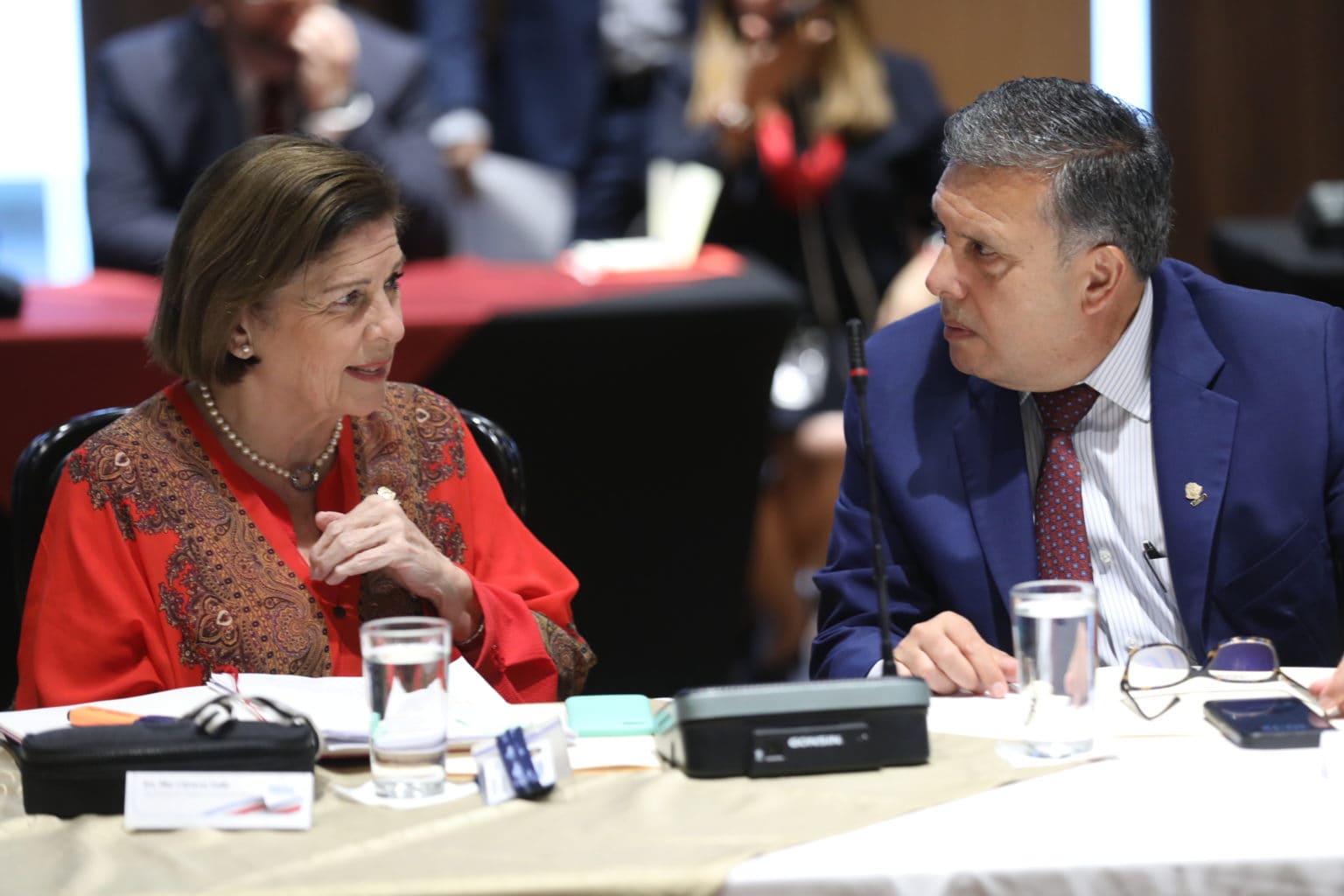 Imagen principal del artículo: Pilar Cisneros califica de "excusa estúpida" posición del PLN de no votar proyectos del Ejecutivo