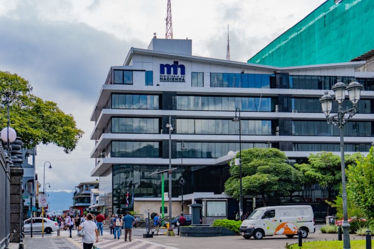 Hacienda inicia gestión de despido contra 36 funcionarios por simular actividad en teletrabajo