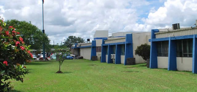 Defensoría señala que Hospital de Ciudad Neily requiere de mejoras urgentes en personal, equipamiento e infraestructura