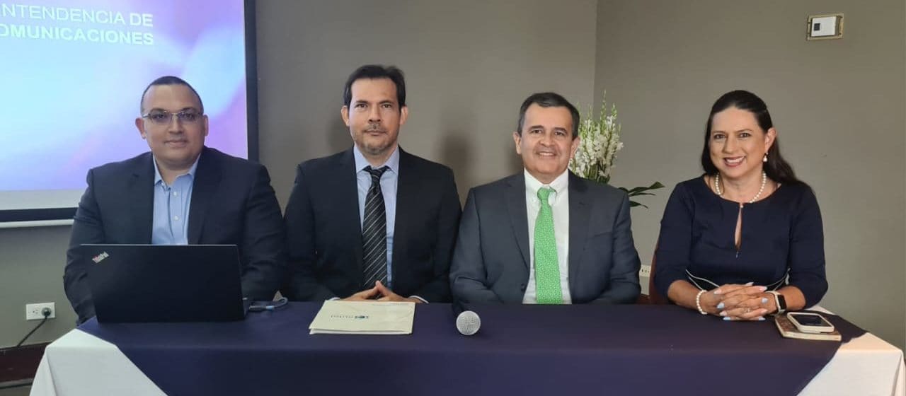 Imagen principal del artículo: Ambas fases de la subasta de frecuencias 5G recaudaron en total $34.082.995,00