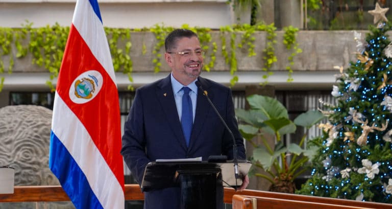 Chaves adelanta que vetará proyecto que rebaja edad de pensiones de personal armado del OIJ