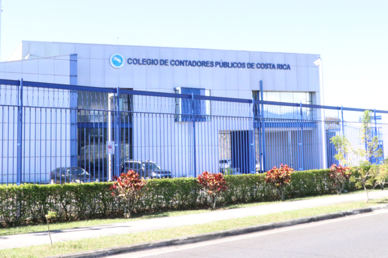 Colegio de Contadores Públicos pide a Hacienda aclarar marco contable para grandes contribuyentes y pymes