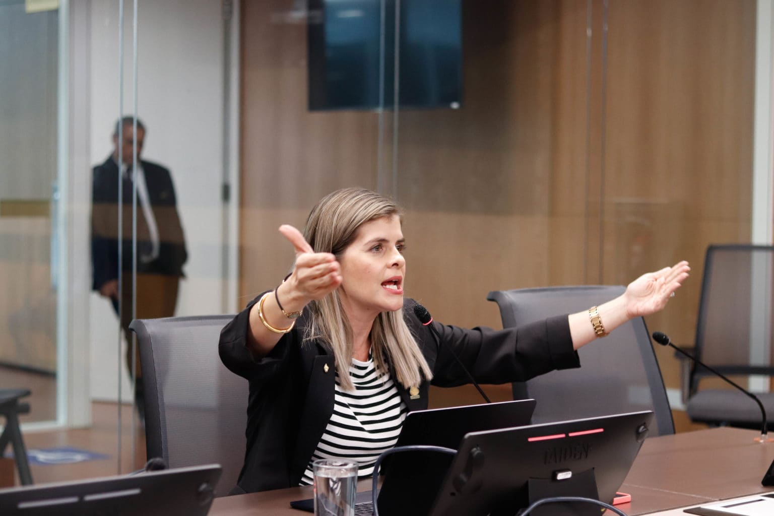 Imagen principal del artículo: Los riesgos para la democracia de suspender derechos y garantías fundamentales