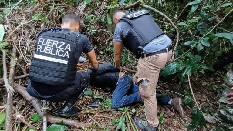 Sospechosos de balacera en playa de Limón irán un año a prisión preventiva por 19 delitos de tentativa de homicidio