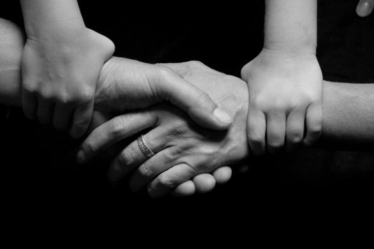 Profesionales en Orientación advierten sobre factores que inciden en la violencia contra las mujeres desde los hogares