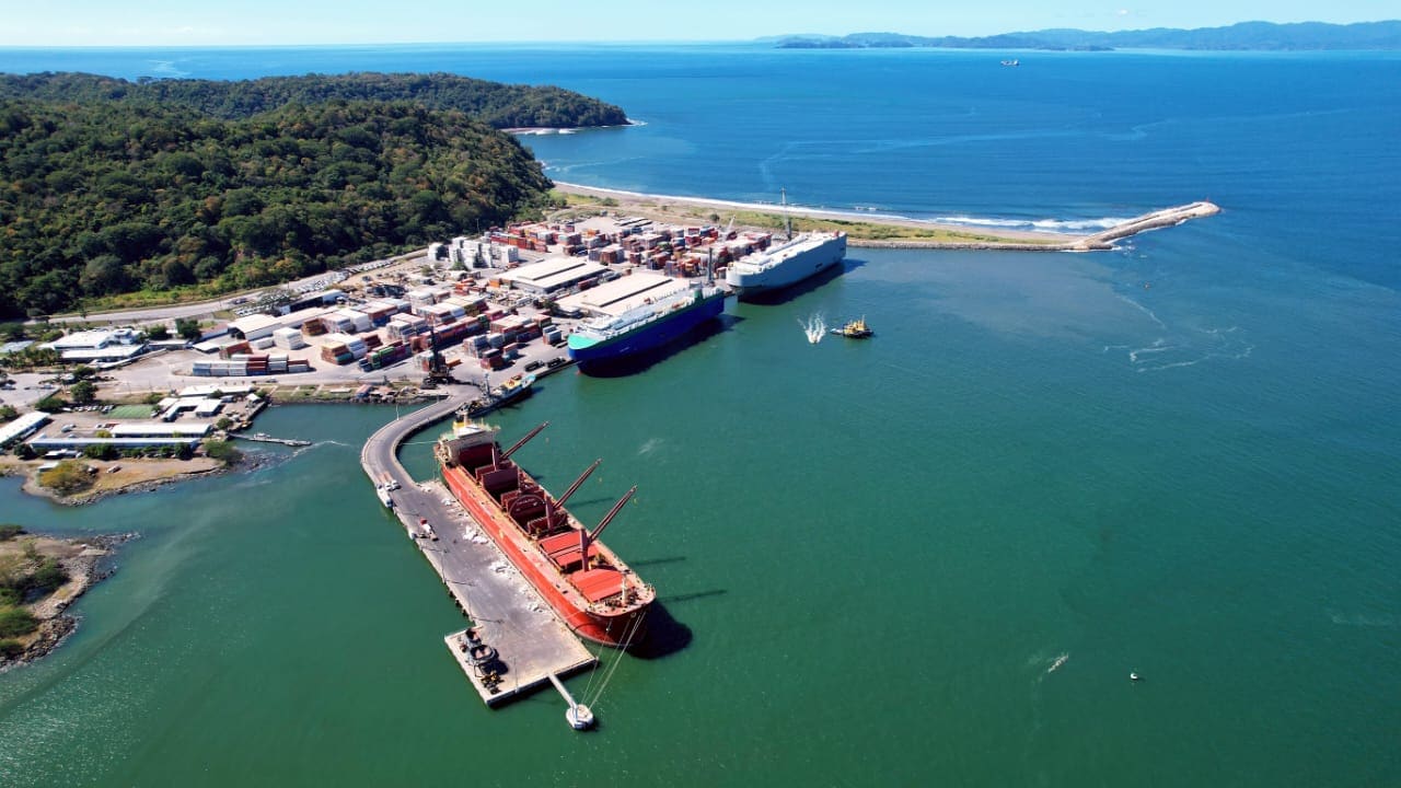 Imagen principal del artículo: Contraloría señala fallas en gestión del INCOP para modernizar Puerto Caldera
