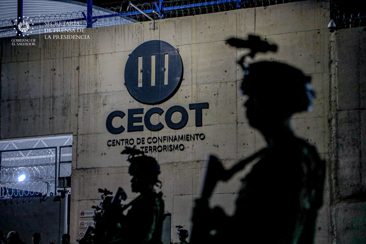 Imagen principal del artículo: Gobierno usará planos de cárcel salvadoreña para construir nuevo centro penitenciario en Costa Rica