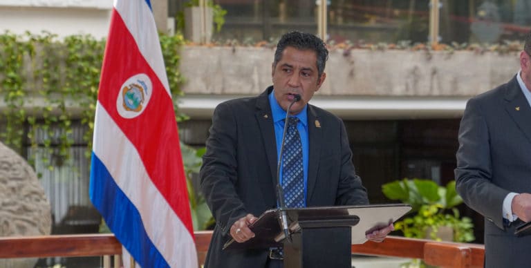 Hacienda estima que el no pago de impuestos y las exoneraciones fiscales suman 4.2 billones de colones