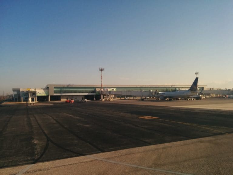MECO defiende legalidad de su actuación en contrato del aeropuerto de Liberia